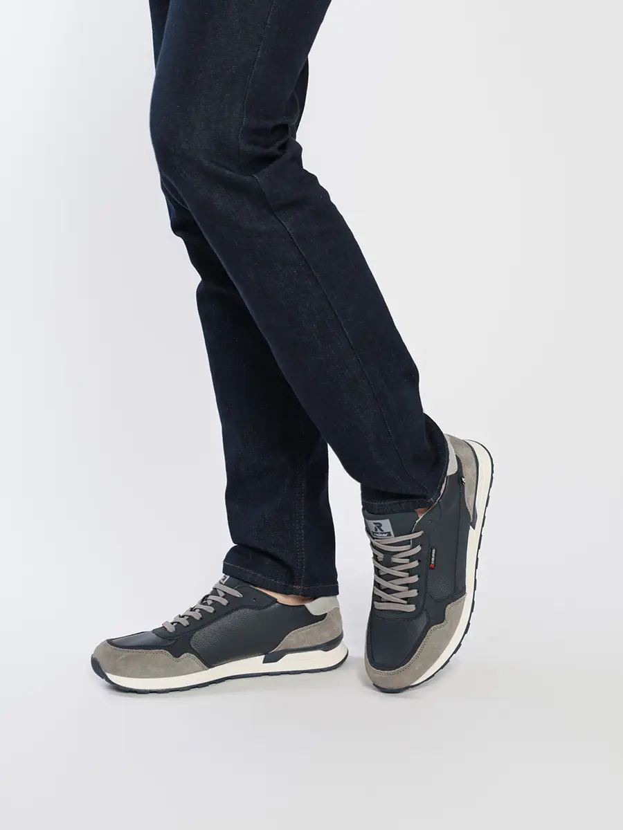 Кроссовки темно-синего цвета комбинированные